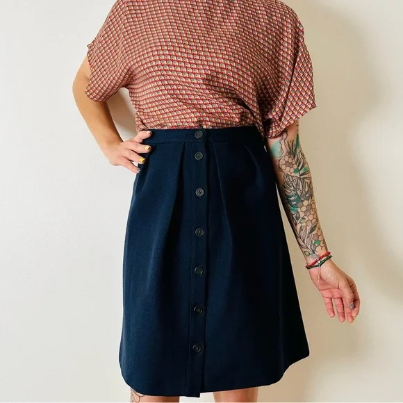 J. Crew flair button down navy skirt 100% wool - Picture 4 of 8